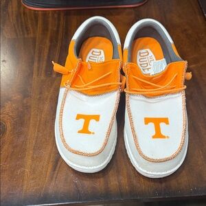 Tennessee hey dude, size 12
